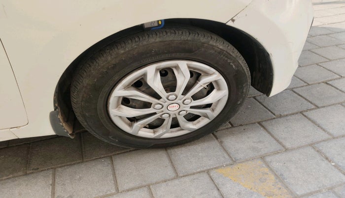 2013 Hyundai Grand i10 MAGNA 1.1 CRDI, Diesel, Manual, 1,64,113 km, tyre