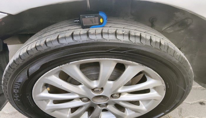 2011 Toyota Etios V, Petrol, Manual, 87,480 km, tyre