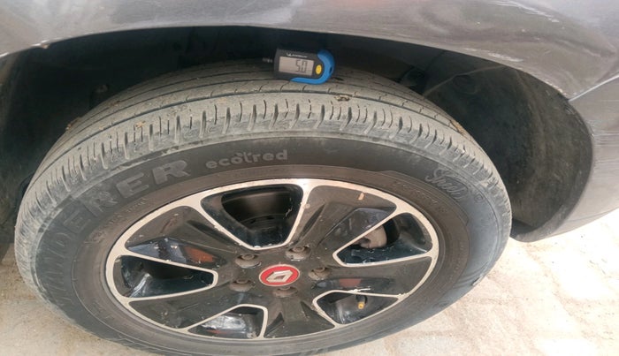 2018 Renault Duster 85 PS RXS MT DIESEL, Diesel, Manual, 99,794 km, tyre