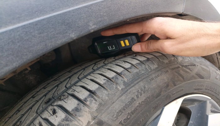 2020 Hyundai VENUE SX 1.5 CRDI, Diesel, Manual, 1,23,098 km, tyre