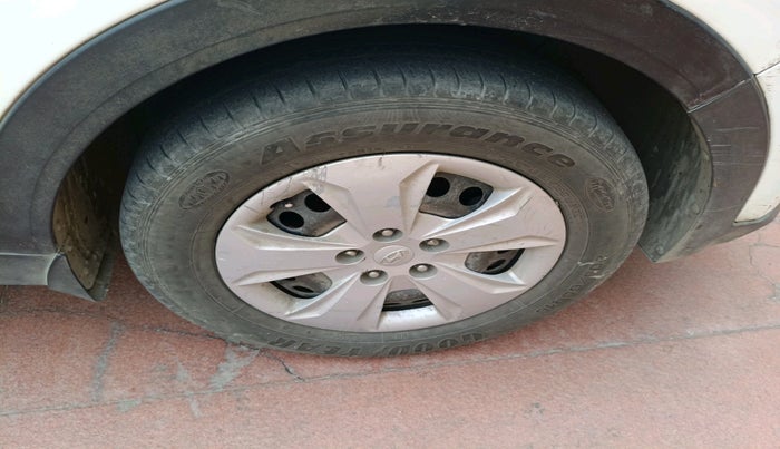 2016 Hyundai Creta E PLUS 1.6 PETROL, Petrol, Manual, 1,03,673 km, tyre