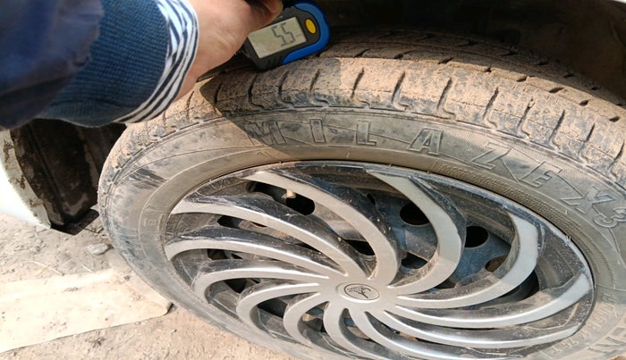 2013 Maruti Wagon R 1.0 VXI, Petrol, Manual, 32,178 km, tyre