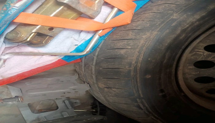 2011 Toyota Etios G, Petrol, Manual, 99,909 km, tyre