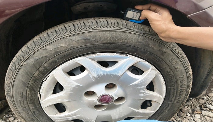 2011 Fiat Grand Punto Emotion 1.3, Diesel, Manual, 1,30,000 km, tyre