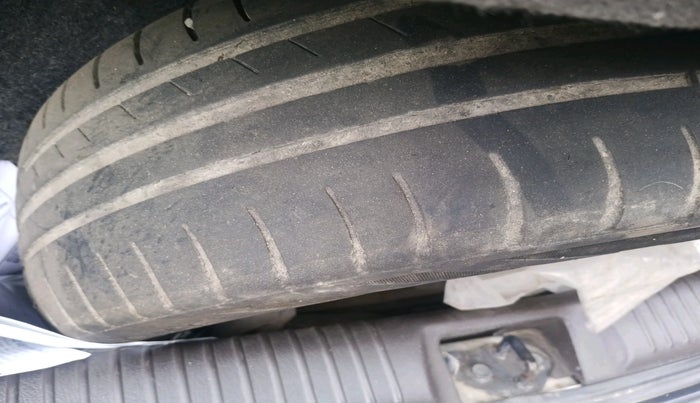 2012 Hyundai Santro Xing GL PLUS, Petrol, Manual, 1,21,011 km, tyre