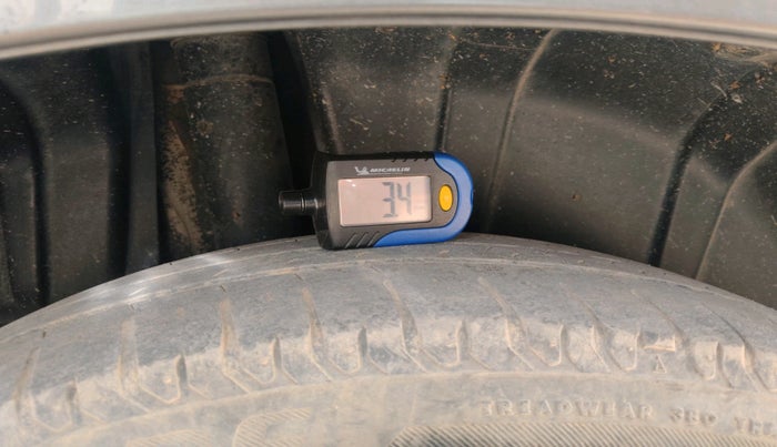 2020 Maruti Ertiga VXI SHVS, Petrol, Manual, 33,132 km, tyre