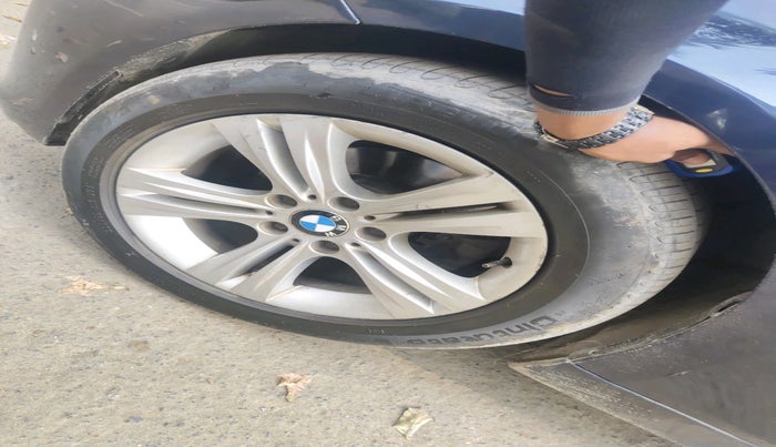 2013 BMW 3 Series 320D SPORTLINE, Diesel, Automatic, 1,21,534 km, tyre