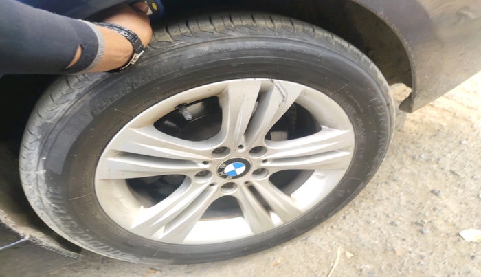 2013 BMW 3 Series 320D SPORTLINE, Diesel, Automatic, 1,21,534 km, tyre