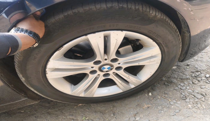 2013 BMW 3 Series 320D SPORTLINE, Diesel, Automatic, 1,21,534 km, tyre