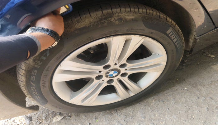 2013 BMW 3 Series 320D SPORTLINE, Diesel, Automatic, 1,21,534 km, tyre