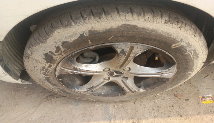 2013 Hyundai i20 MAGNA 1.4 CRDI, Diesel, Manual, 1,00,002 km, tyre