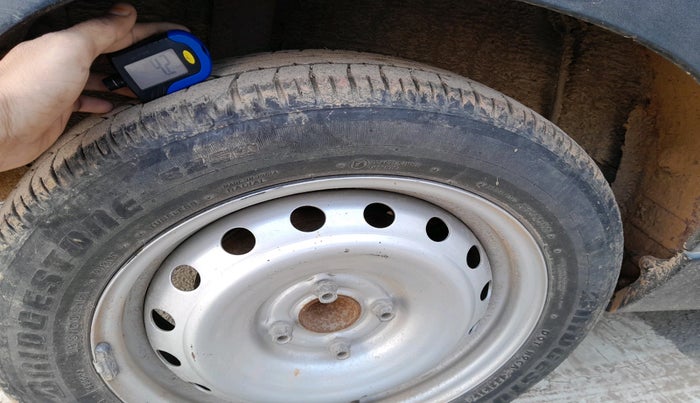 2017 Mahindra Kuv100 K8 D 6 STR, Diesel, Manual, 81,450 km, tyre