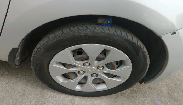 2015 Hyundai Xcent S 1.2, Petrol, Manual, 54,087 km, tyre