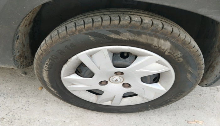 2022 Renault Kwid RXT 1.0 (O), Petrol, Manual, 99,690 km, tyre