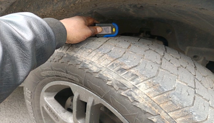 2022 Mahindra Thar LX D AT 4WD HT, Diesel, Automatic, 52,927 km, tyre