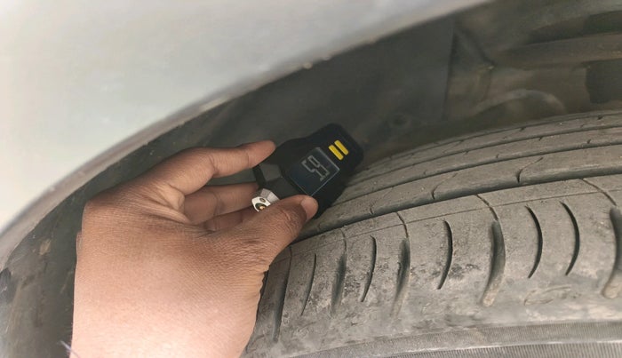 2019 Mahindra XUV500 W11, Diesel, Manual, 81,083 km, tyre