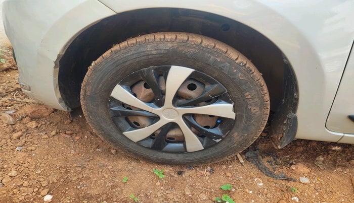 2017 Maruti Dzire VXI, Petrol, Manual, 1,52,630 km, tyre