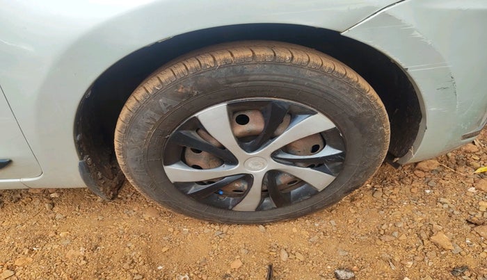 2017 Maruti Dzire VXI, Petrol, Manual, 1,52,630 km, tyre