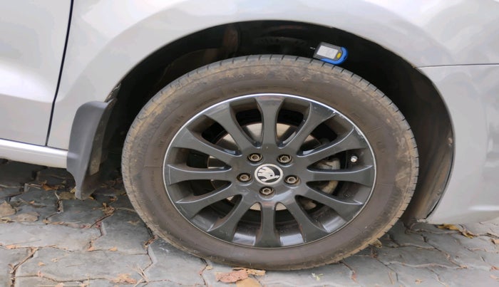 2016 Skoda Rapid 1.5 TDI CR STYLE PLUS AT, Diesel, Automatic, 1,10,167 km, tyre