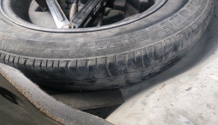 2013 Chevrolet Cruze LTZ, Diesel, Manual, 1,27,158 km, tyre