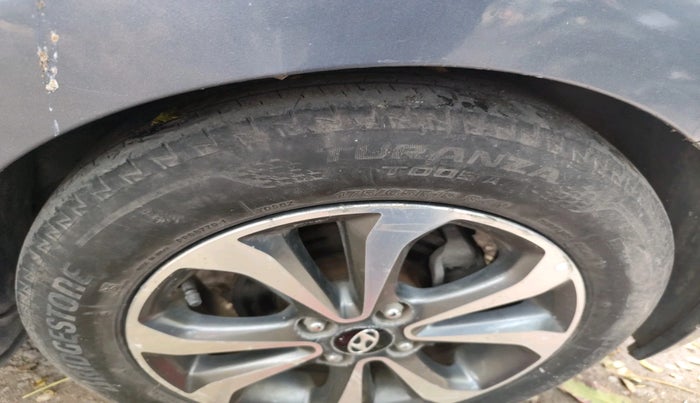 2014 Hyundai Xcent SX 1.2 (O), Petrol, Manual, 34,000 km, tyre