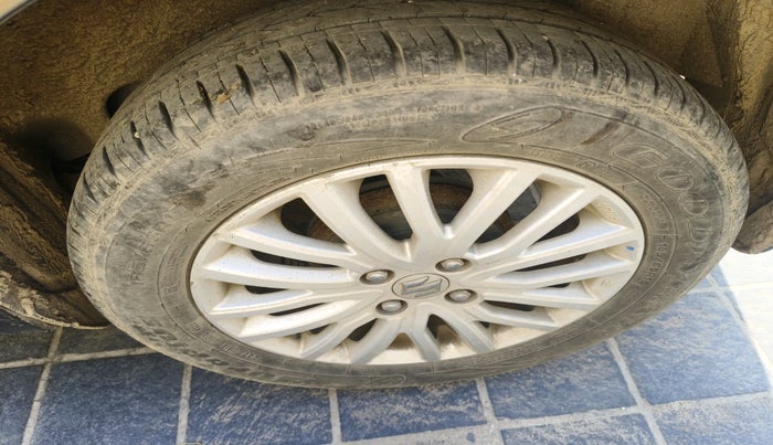 2018 Maruti Dzire ZXI AMT, Petrol, Automatic, 79,608 km, tyre