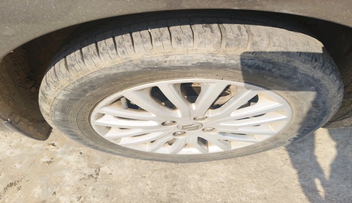 2018 Maruti Dzire ZXI AMT, Petrol, Automatic, 79,608 km, tyre