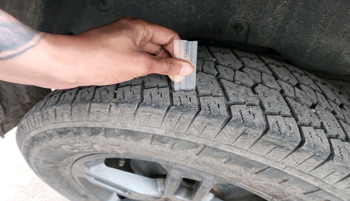 2023 Mahindra Thar LX P 2WD AT HT, Petrol, Automatic, 41,584 km, tyre