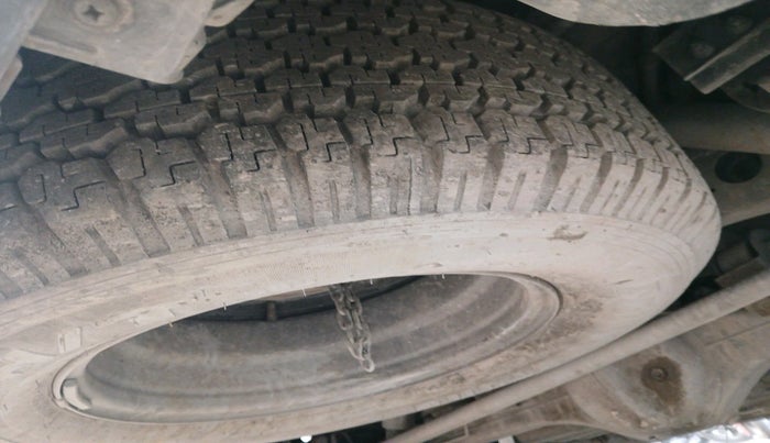 2017 Tata Hexa XTA 4X2 7 STR, Diesel, Automatic, 1,04,111 km, tyre