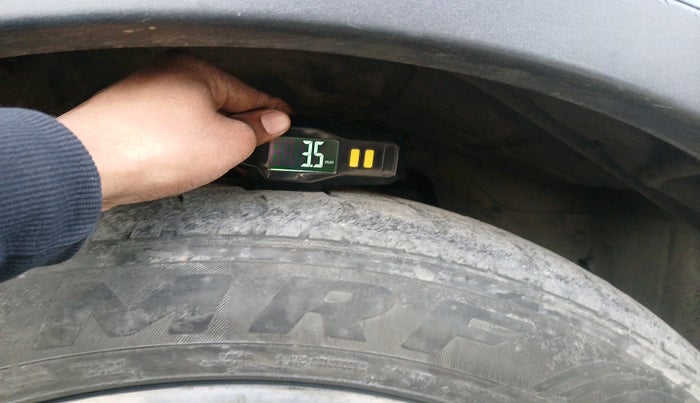 2017 Tata Hexa XTA 4X2 7 STR, Diesel, Automatic, 1,04,111 km, tyre