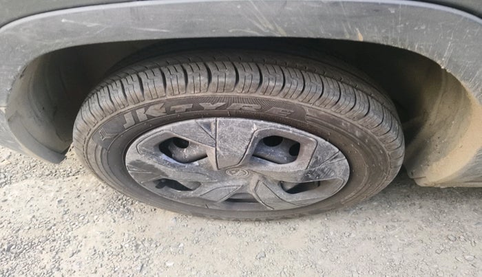 2023 Tata PUNCH PURE MT, Petrol, Manual, 1,00,244 km, tyre