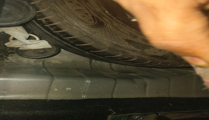 2023 Tata PUNCH PURE MT, Petrol, Manual, 1,00,244 km, tyre