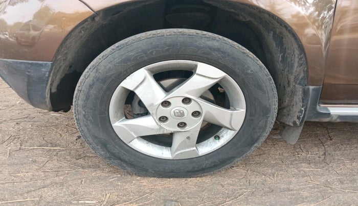 2013 Renault Duster 110 PS RXZ DIESEL, Diesel, Manual, 1,19,374 km, tyre