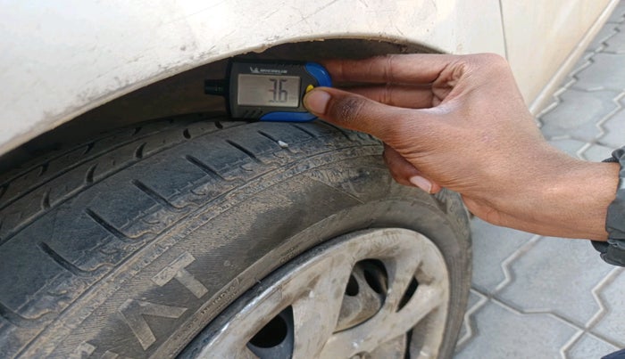 2017 Hyundai Grand i10 MAGNA 1.2 KAPPA VTVT, Petrol, Manual, 1,28,125 km, tyre