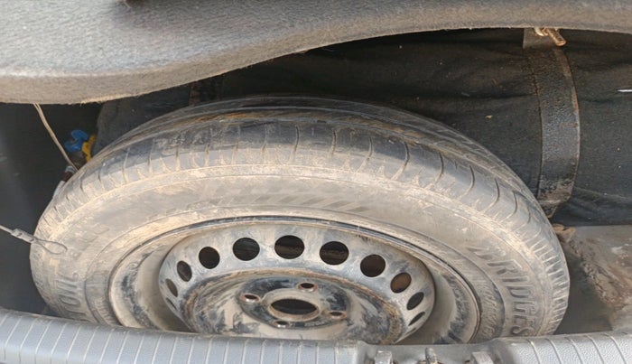 2017 Hyundai Grand i10 MAGNA 1.2 KAPPA VTVT, Petrol, Manual, 1,28,125 km, tyre