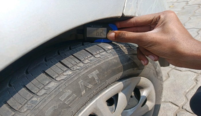 2017 Hyundai Grand i10 MAGNA 1.2 KAPPA VTVT, Petrol, Manual, 1,28,125 km, tyre