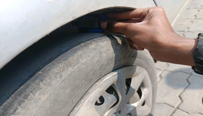 2017 Hyundai Grand i10 MAGNA 1.2 KAPPA VTVT, Petrol, Manual, 1,28,125 km, tyre