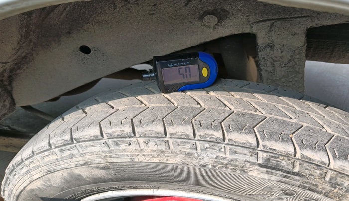 2014 Maruti Eeco 5 STR WITH A/C+HTR, Petrol, Manual, 1,29,761 km, tyre