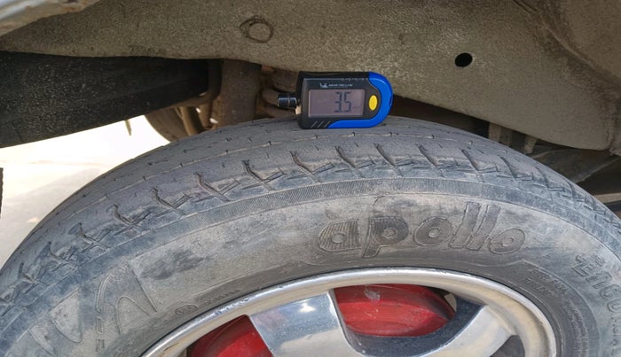 2014 Maruti Eeco 5 STR WITH A/C+HTR, Petrol, Manual, 1,29,761 km, tyre