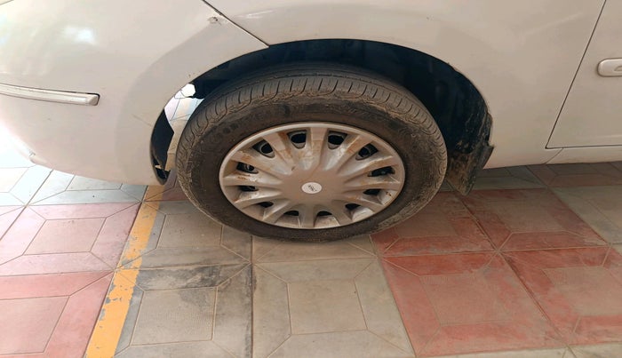 2015 Tata Indica Vista LS QUADRAJET, Diesel, Manual, 1,72,395 km, tyre