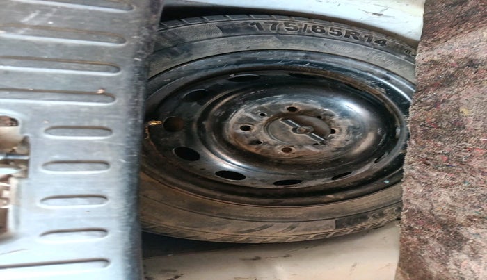 2015 Tata Indica Vista LS QUADRAJET, Diesel, Manual, 1,72,395 km, tyre