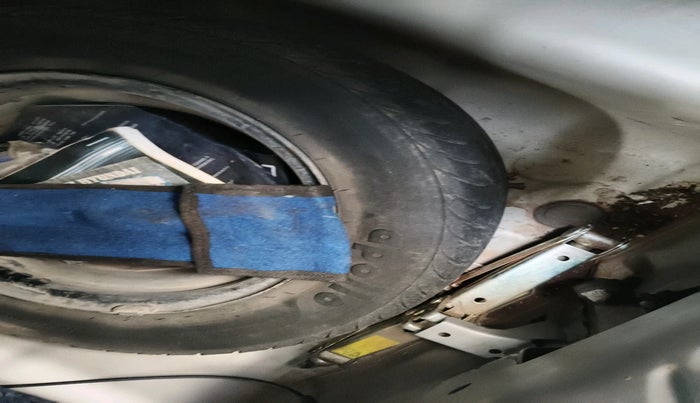 2013 Hyundai Eon MAGNA +, Petrol, Manual, 53,563 km, tyre