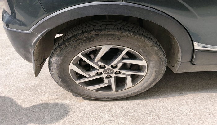 2022 Mahindra XUV300 W8 (O) 1.2 PETROL AMT, Petrol, Automatic, 35,134 km, tyre