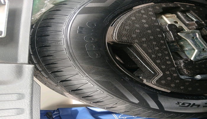 2020 Toyota URBAN CRUISER PREMIUM GRADE AT, Petrol, Automatic, 52,481 km, tyre