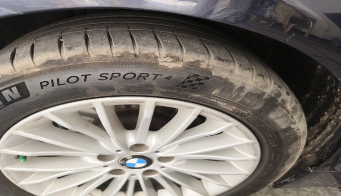 2016 BMW 3 Series 320d Luxury Line, Diesel, Automatic, 1,41,493 km, tyre