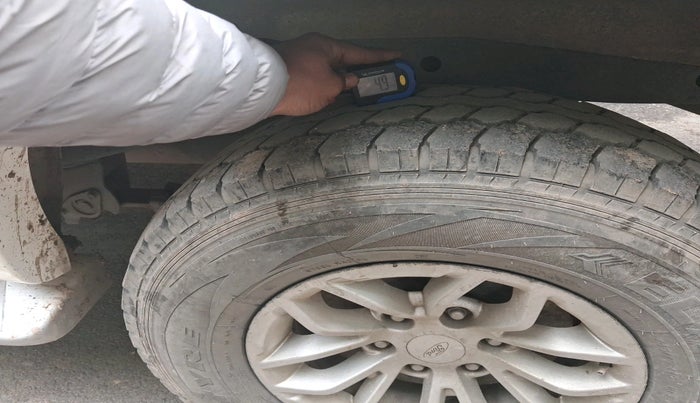 2014 Ford Endeavour 2.5L 4X2 MT, Diesel, Manual, 1,33,996 km, tyre