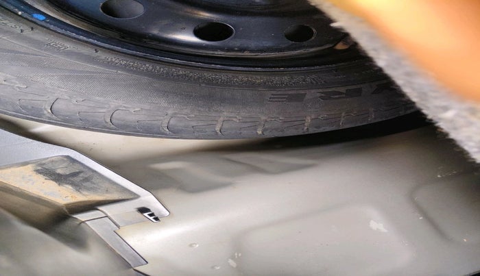 2021 Maruti Swift VXI, Petrol, Manual, 36,952 km, tyre