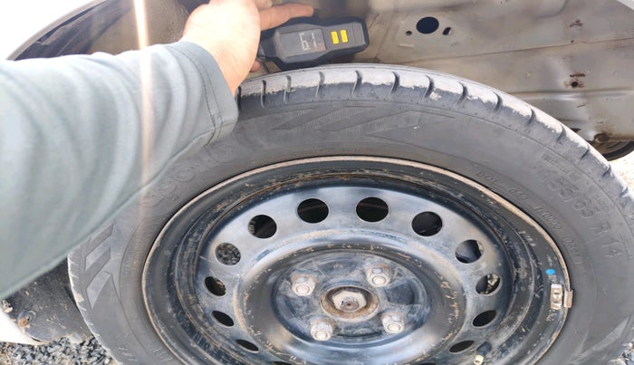 2012 Maruti Wagon R 1.0 VXI, Petrol, Manual, 1,25,703 km, tyre