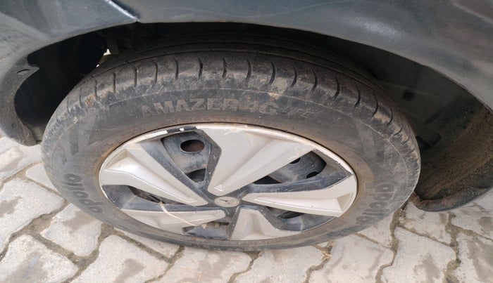 2016 Tata Bolt XM QUADRAJET, Diesel, Manual, 96,030 km, tyre