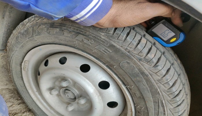 2014 Maruti Wagon R 1.0 LXI CNG, CNG, Manual, 1,30,564 km, tyre